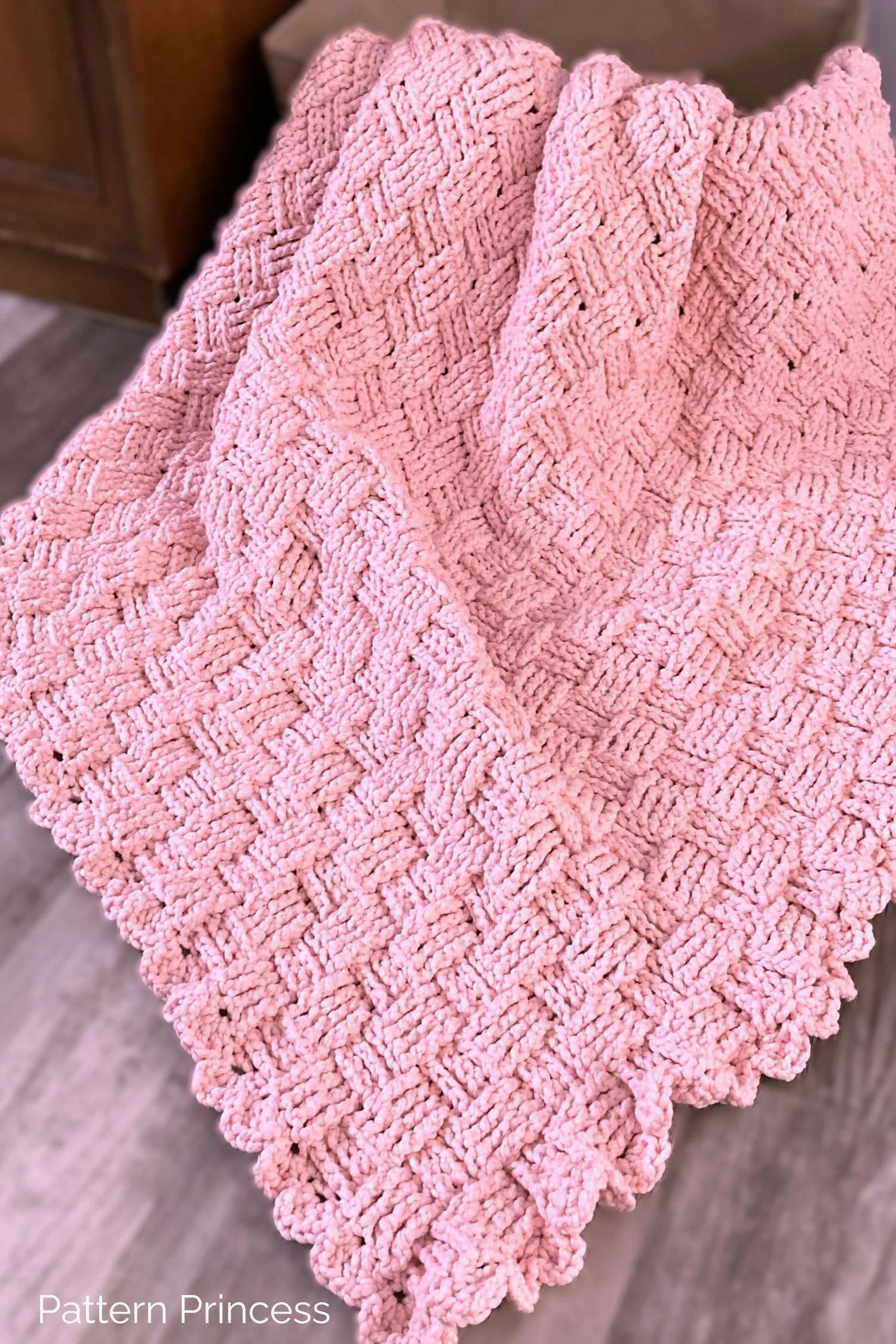 Blush Glam Chunky Blanket (Crochet) - Image 3