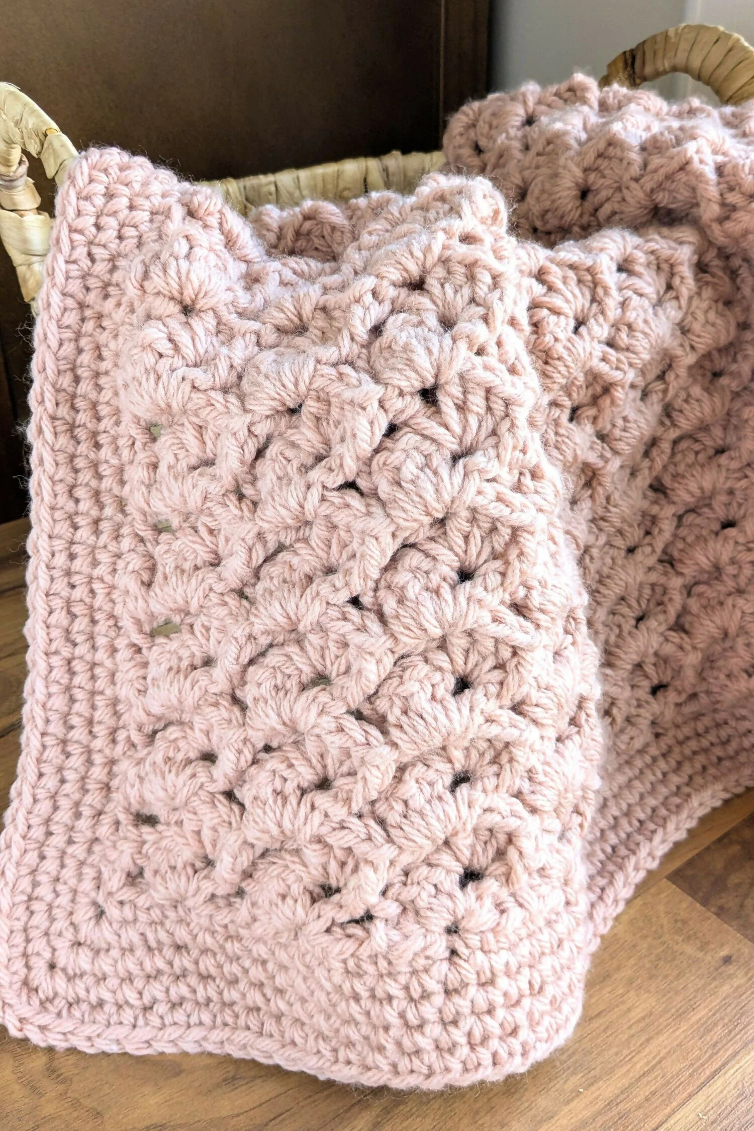 Chunky Slanted Shells Baby Blanket (Crochet) - Image 4