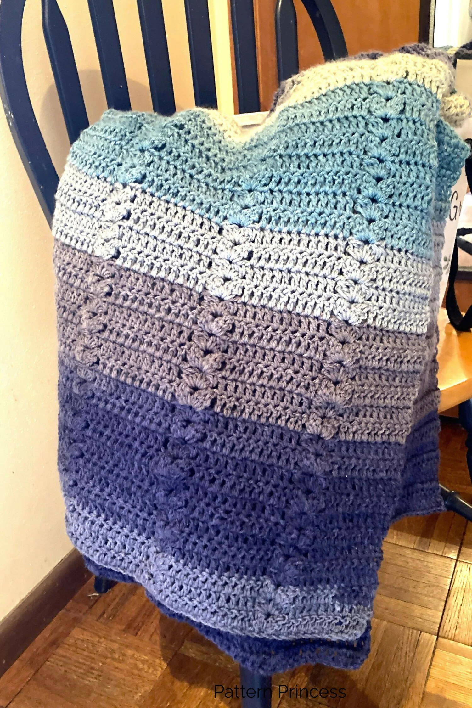 Double Crochet Puff Stitch Heart Blanket (Crochet) - Image 4