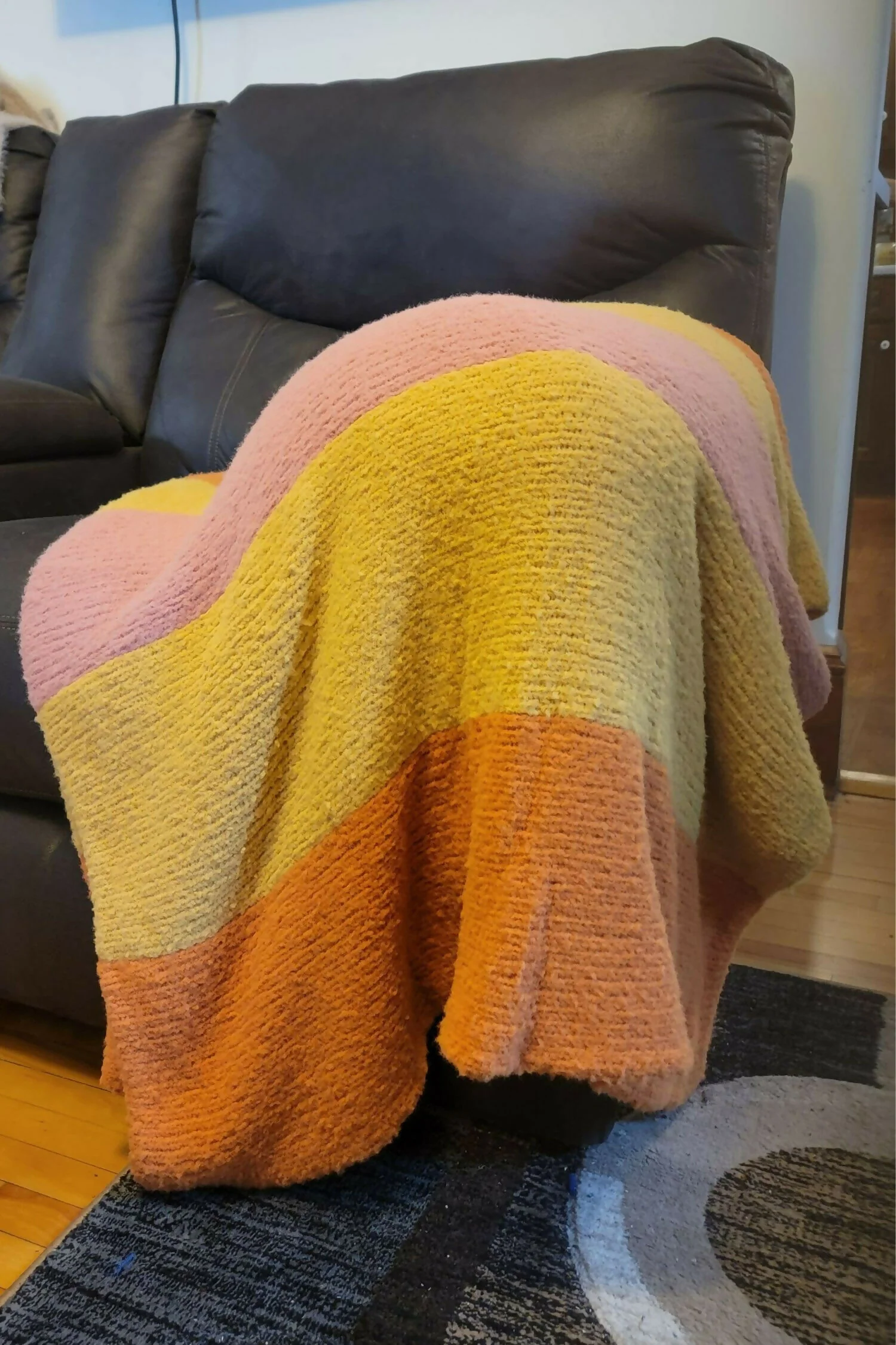 Dreamy Stripes Blanket (Circular Knitting Machine) - Image 3