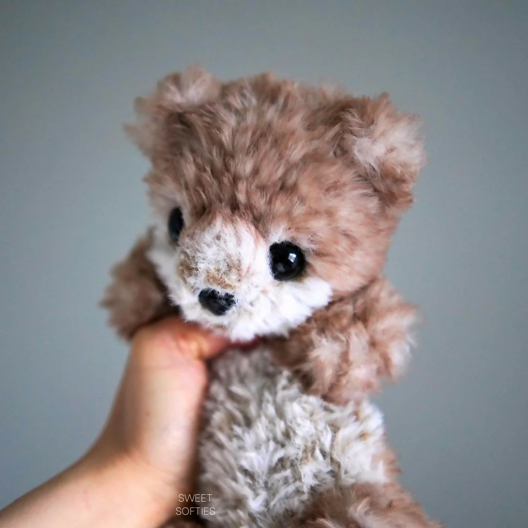 Faux Fur Otter Snuggler (Crochet) - Image 3