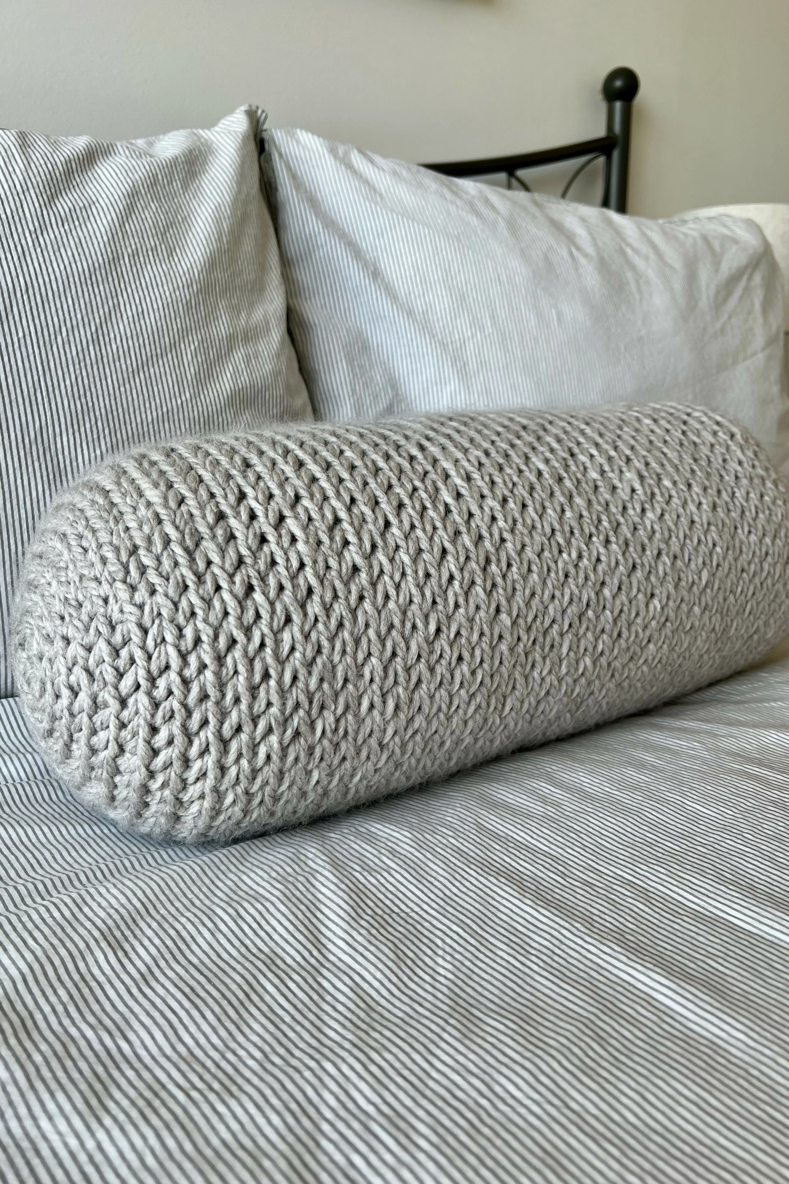 Lowen Pillow (Crochet) - Image 2