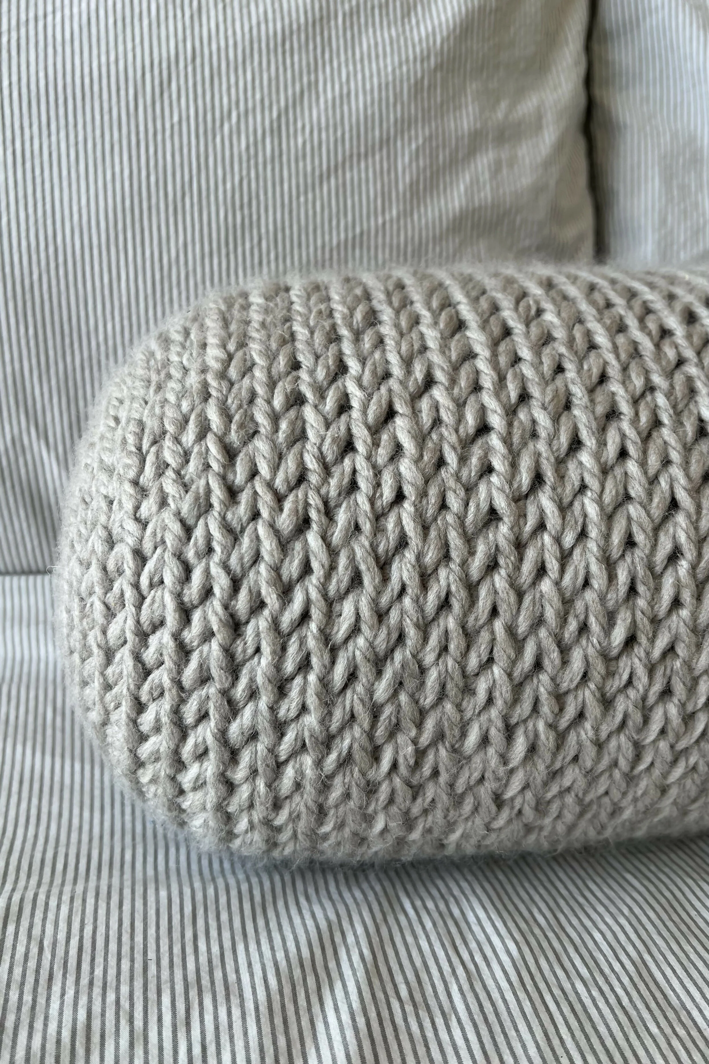 Lowen Pillow (Crochet) - Image 3