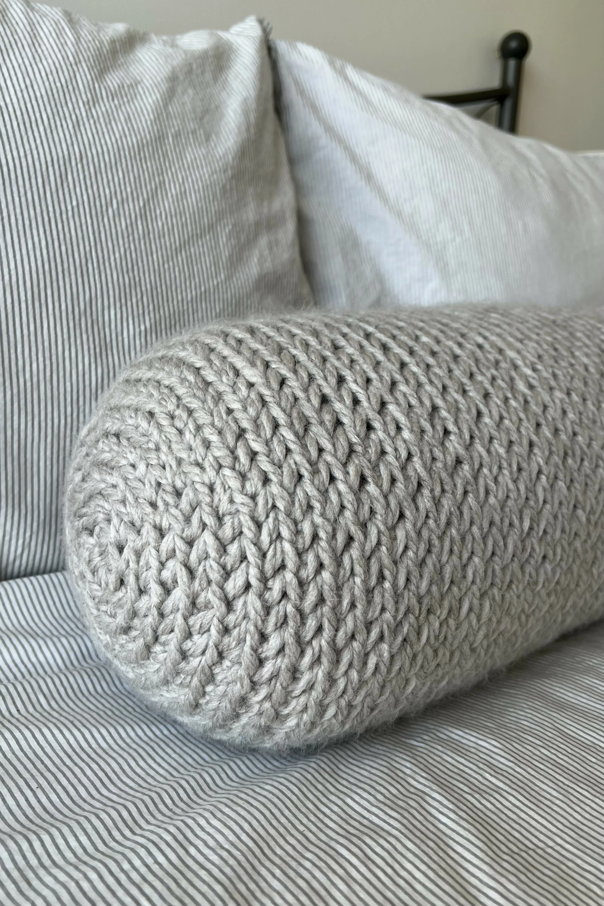 Lowen Pillow (Crochet) - Image 4
