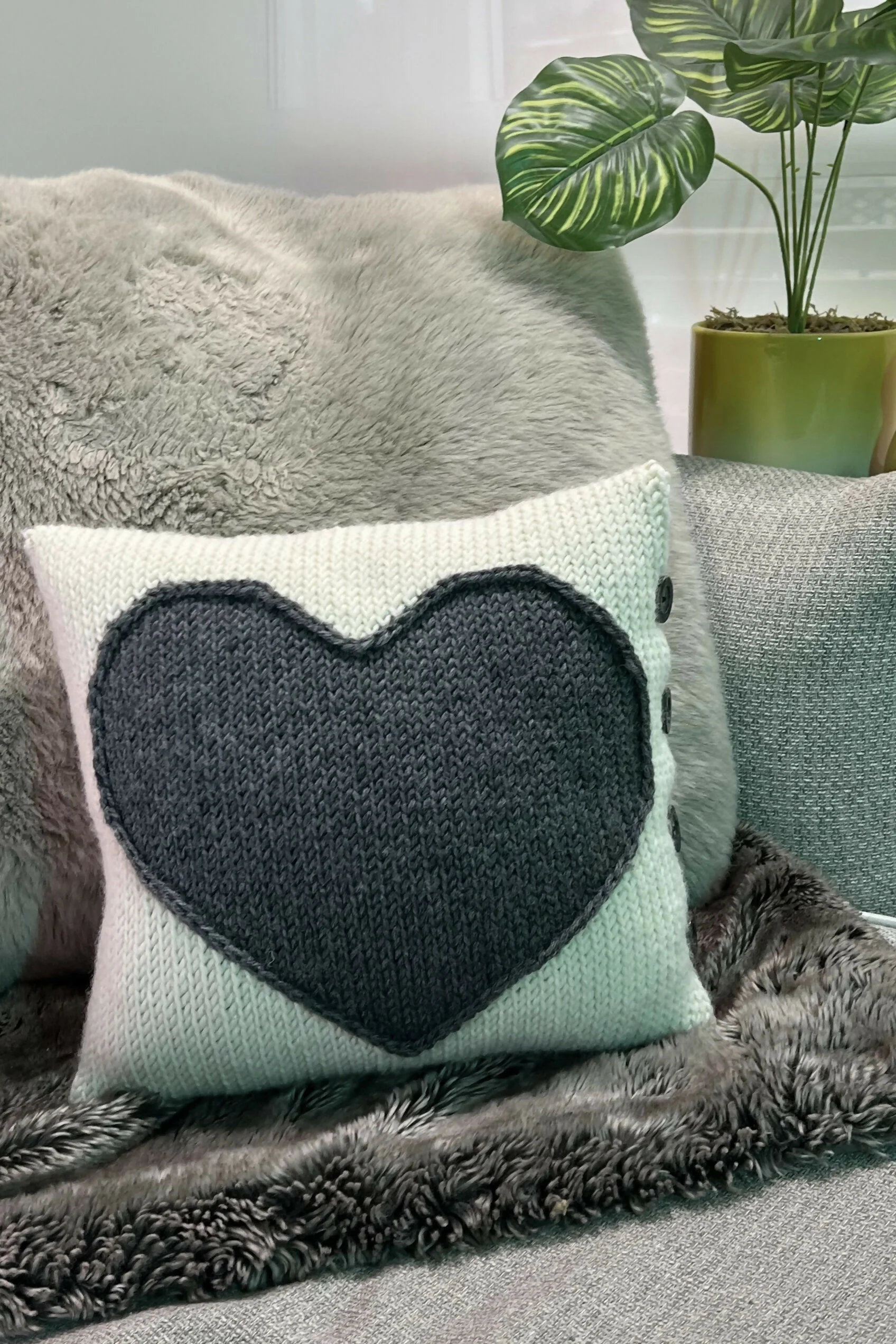 Mabel Pillow (Crochet) - Image 2