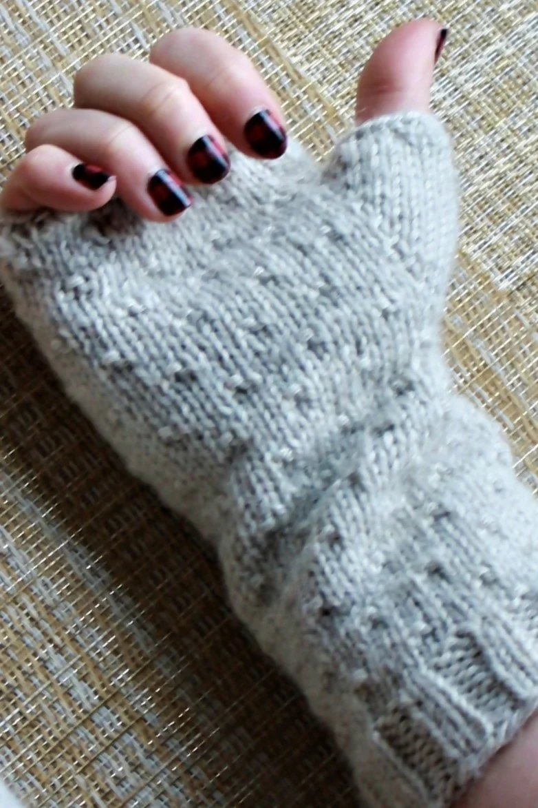 Maple Bourbon Mitts (Knit) - Image 2