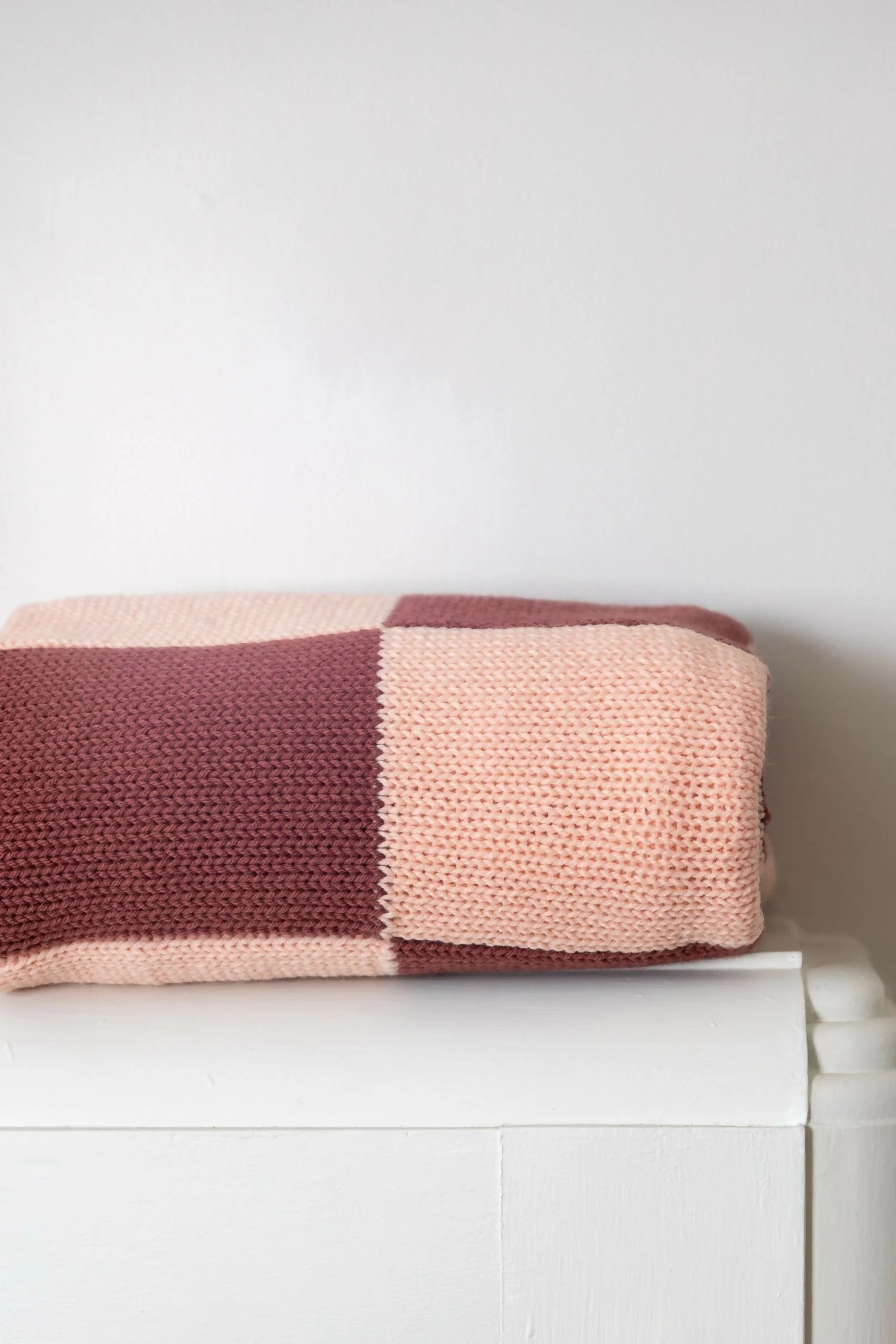 Modern Gingham: A Fresh Take on a Classic Knit (Circular Knitting Machine) - Image 3