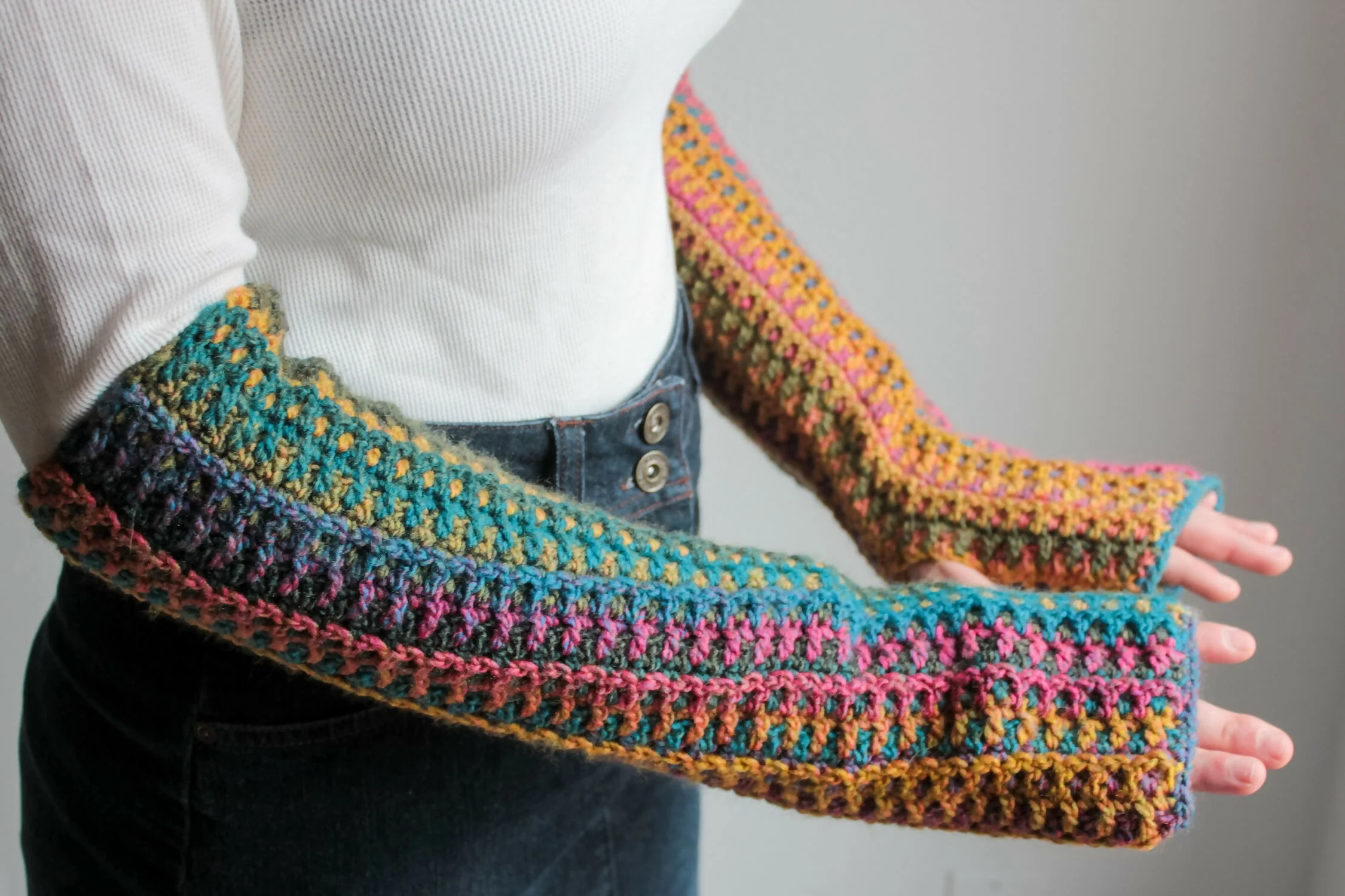 Mountain Trail Arm Warmers (Crochet) - Image 2