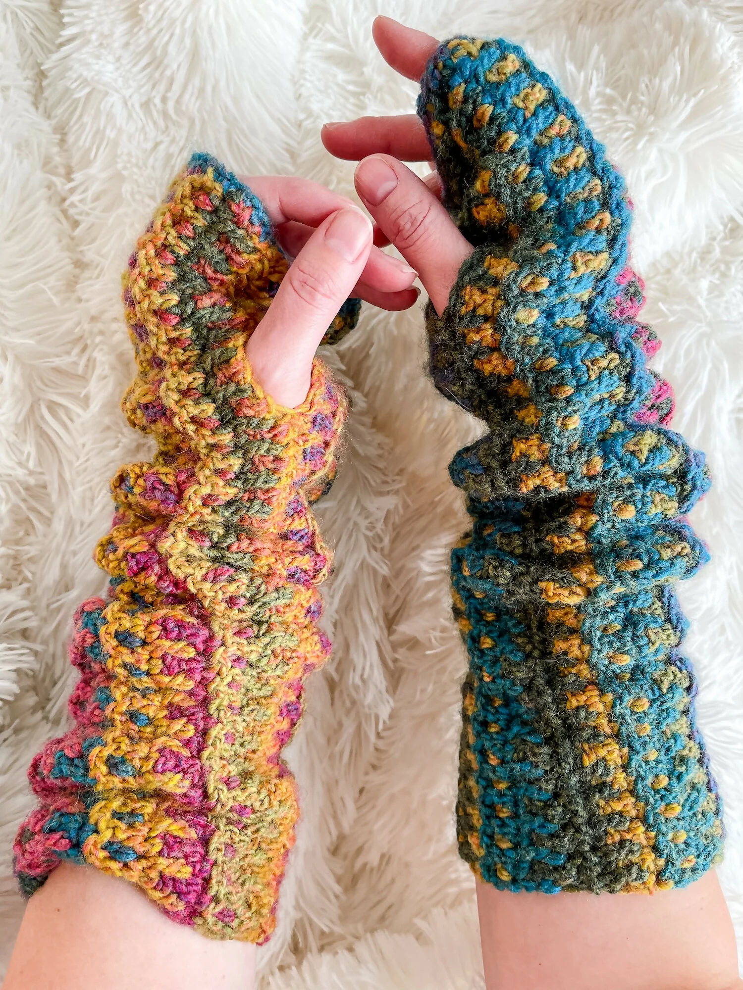 Mountain Trail Arm Warmers (Crochet) - Image 3