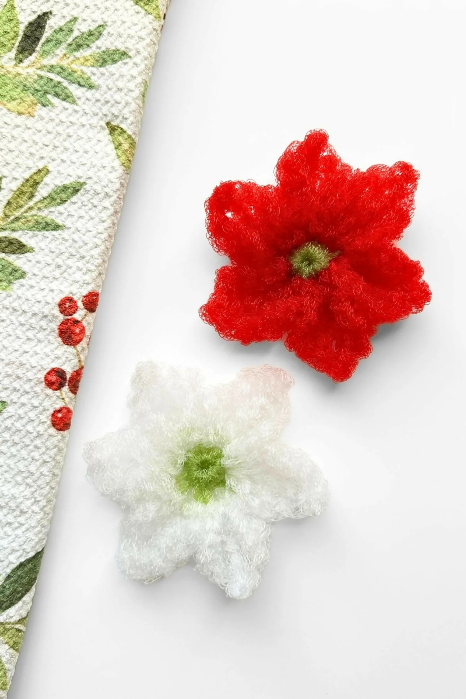 Poinsettia Dish Scrubby (Crochet) - Image 4