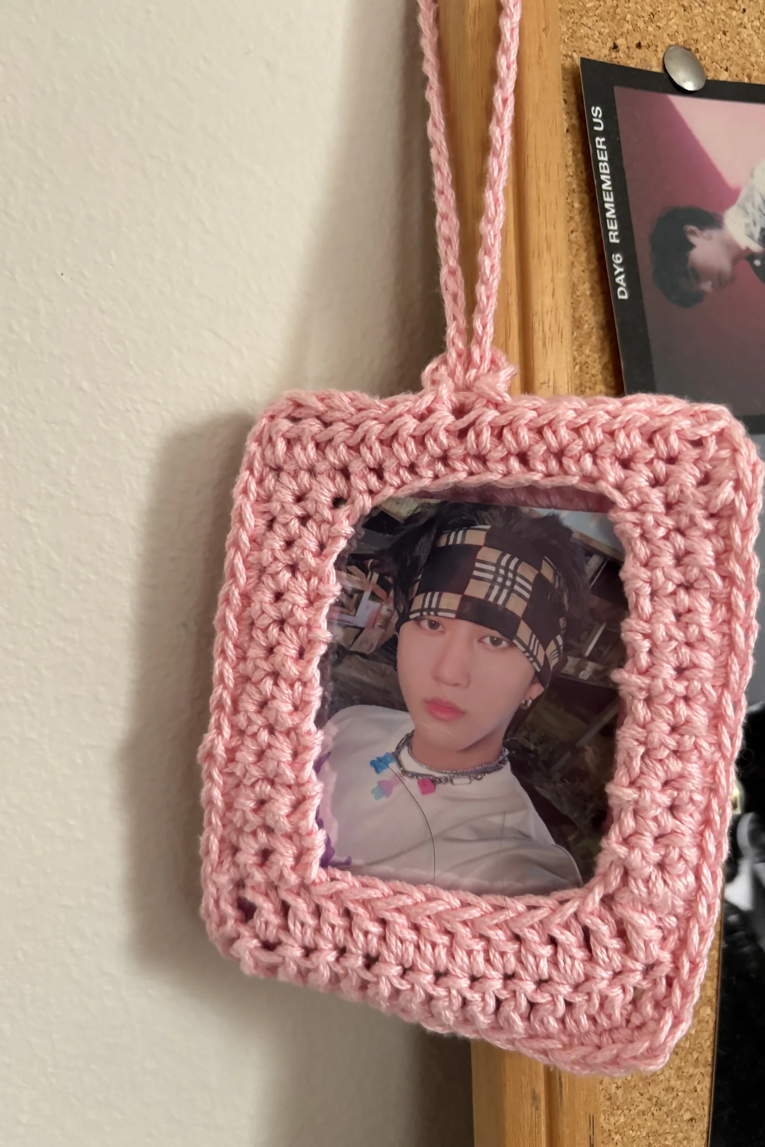 Solid Granny Square kpop photocard holder (Crochet) - Image 3