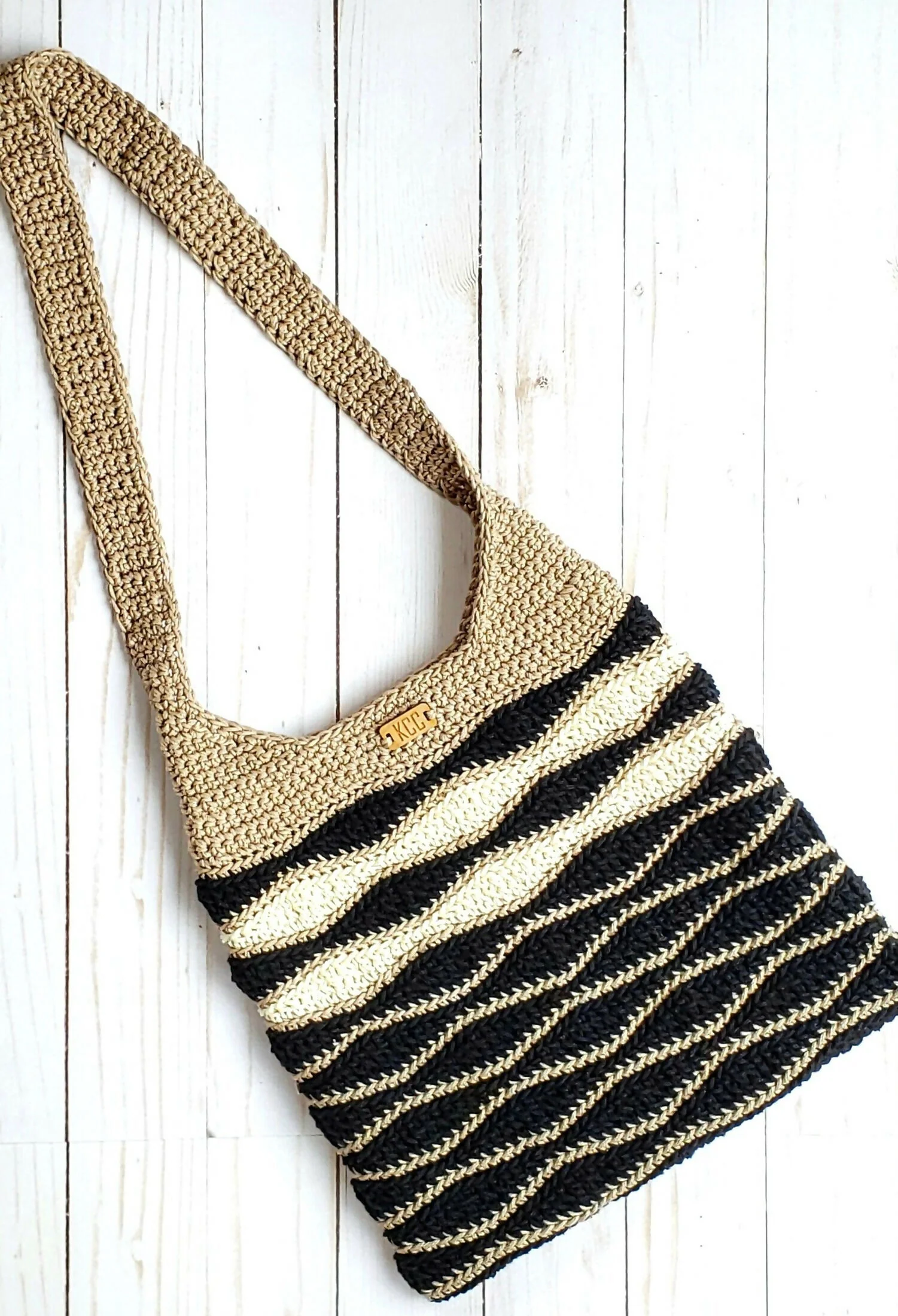 Spectator Shoulder Bag (Crochet) - Image 2