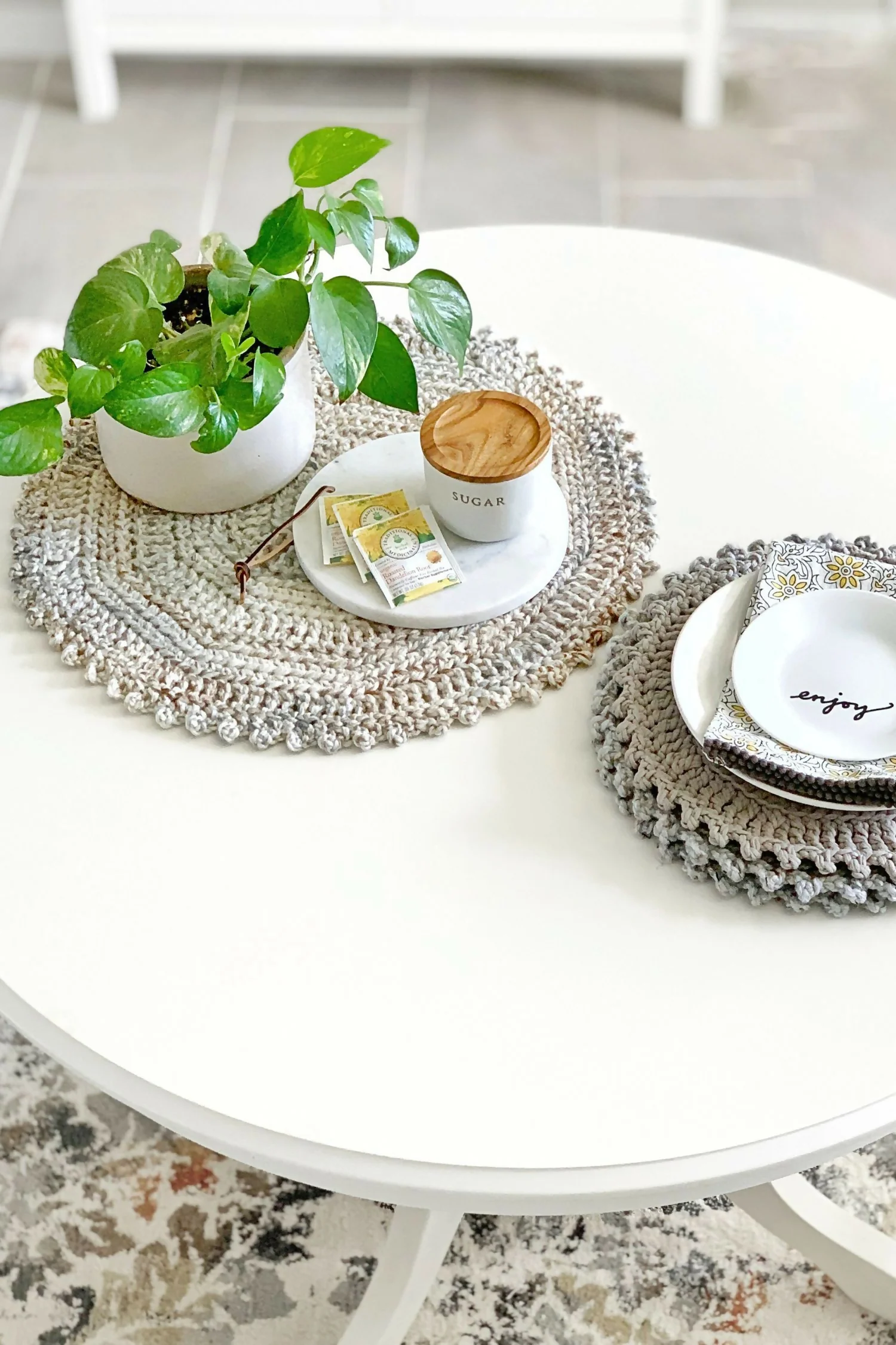 The Picot Placemat & Doily Set (Crochet) - Image 2